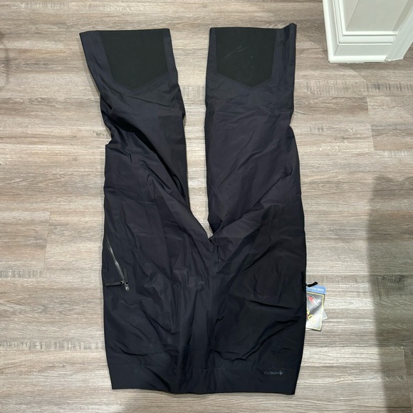 Arcteryx Andessa Ski Snow Pants in Black - Picture 5 of 5